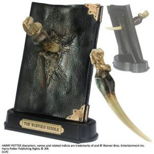 Diario de Tom Riddle con el Colmillo de Basilisco Harry Potter Réplica 1/1 - Collector4u.com