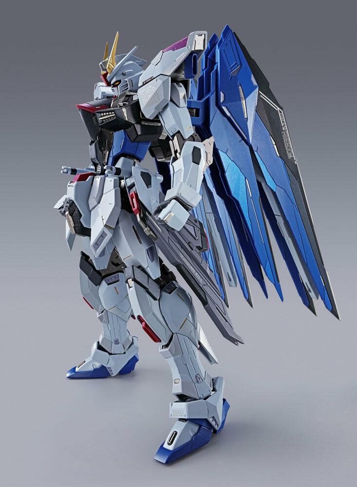 Figura Freedom Gundam Mobile Suit Gundam SEED Diecast Metal Build Concept 2 18 cm Bandai - Collector4u.com