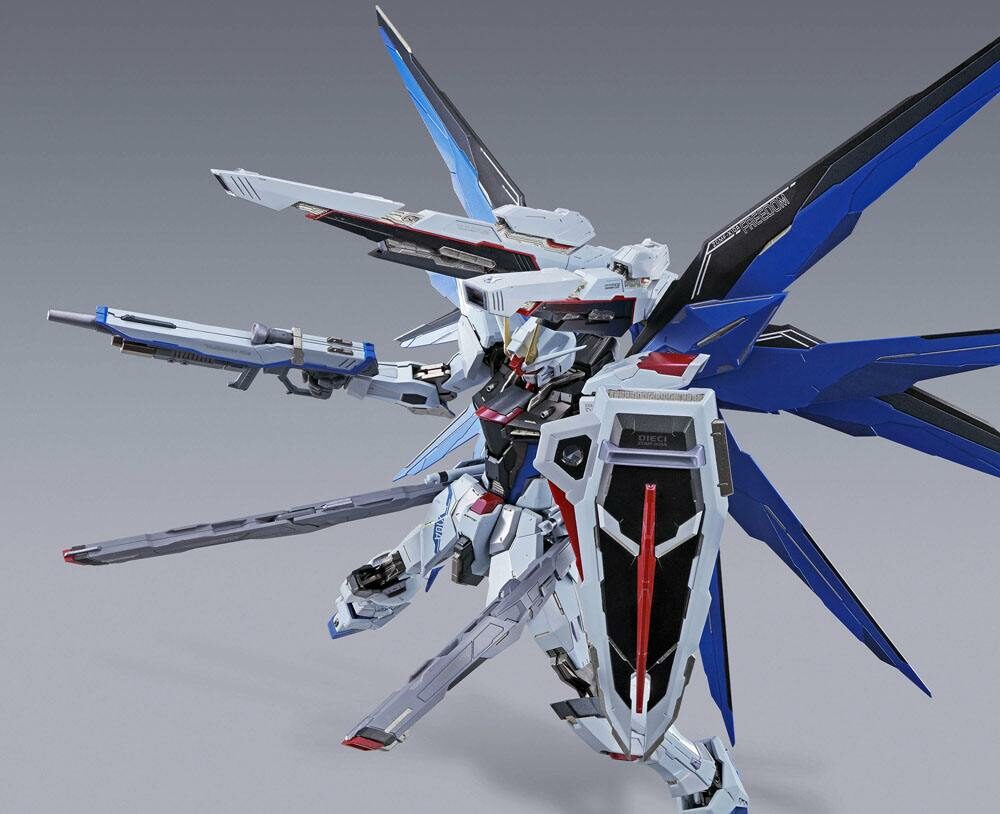 Figura Freedom Gundam Mobile Suit Gundam SEED Diecast Metal Build Concept 2 18 cm Bandai - Collector4u.com