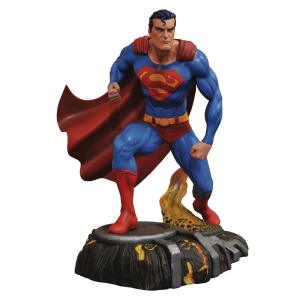 DC Gallery Estatua Superman 25 cm