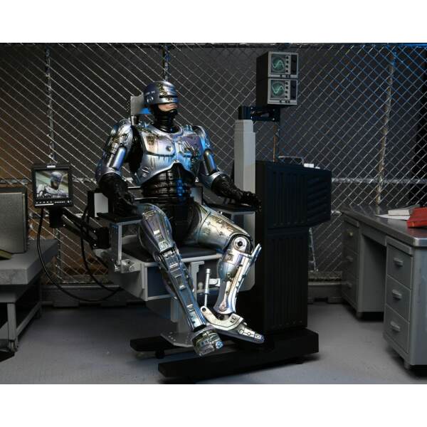 Figura RoboCop with Chair RoboCop Ultimate Battle Damaged 18 cm NECA - Collector4U.com