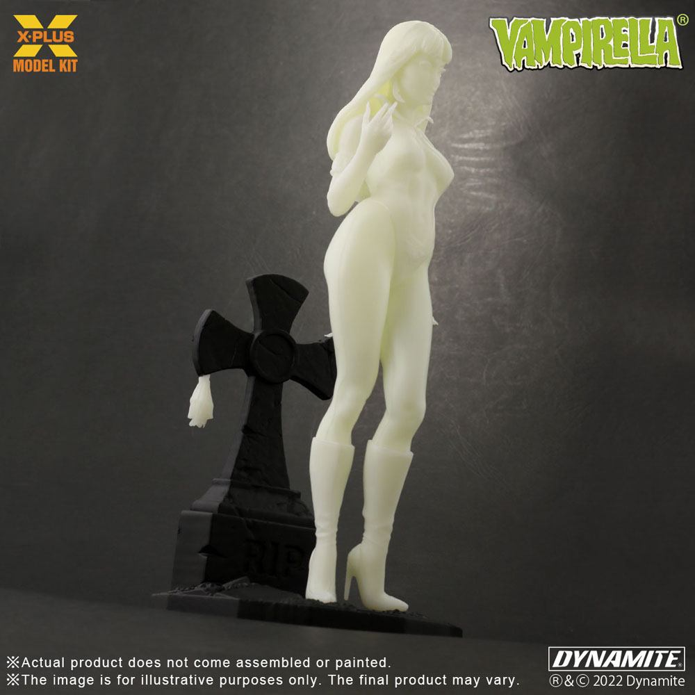 Maqueta Vampirella Glow in the Dark Version Plastic Model Kit 1/8 23cm XPlus! - Collector4u.com