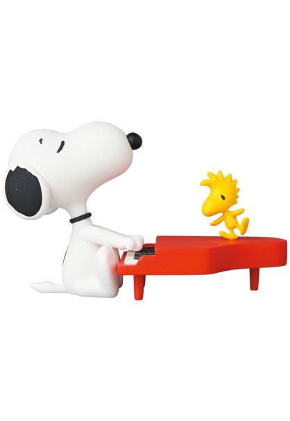 Minifigura Pianist Snoopy Peanuts UDF Serie 13 10cm Medicom