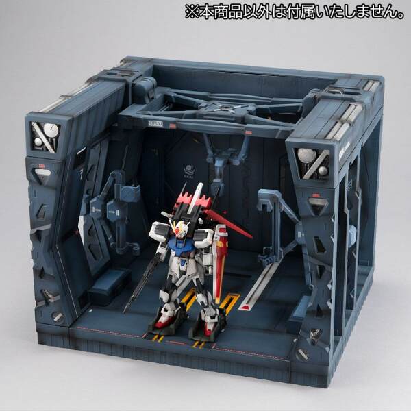 Diorama G Structure GS04 Archangel Bridge Mobile Suit Gundam SEED PVC Realistic Model Series 1/144 36 cm - Collector4u.com
