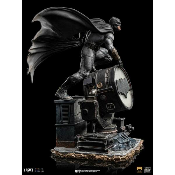 Estatua Batman on Batsignal Zack Snyder’s Justice League 1/10 Deluxe Art Scale 28 cm - Collector4u.com