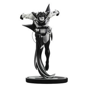 DC Direct Estatua Resina Batman Black & White White Knight by Sean Murphy 23 cm - Collector4U